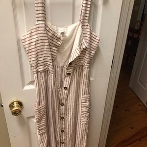 Beachy linen dress!